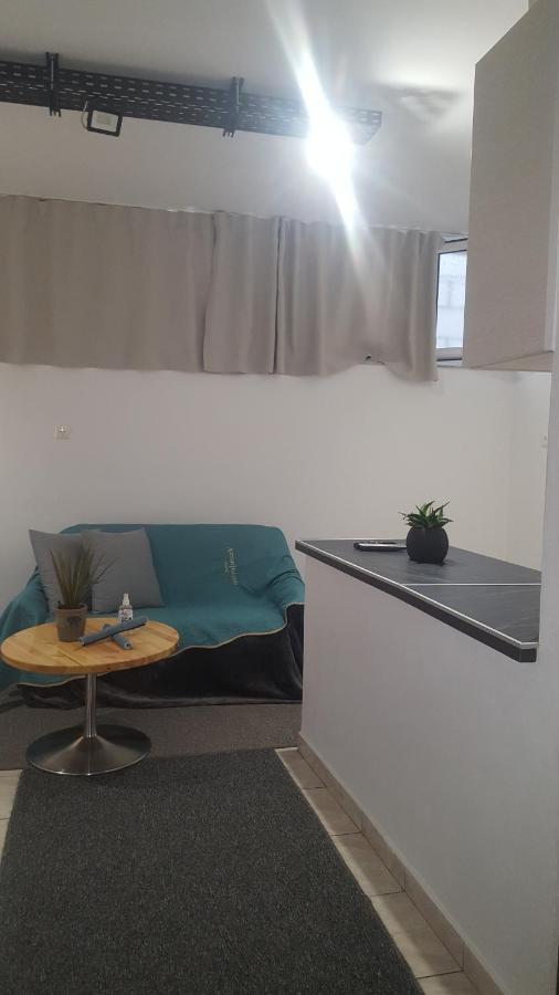 Studio V3St & Parking Larissa Luaran gambar